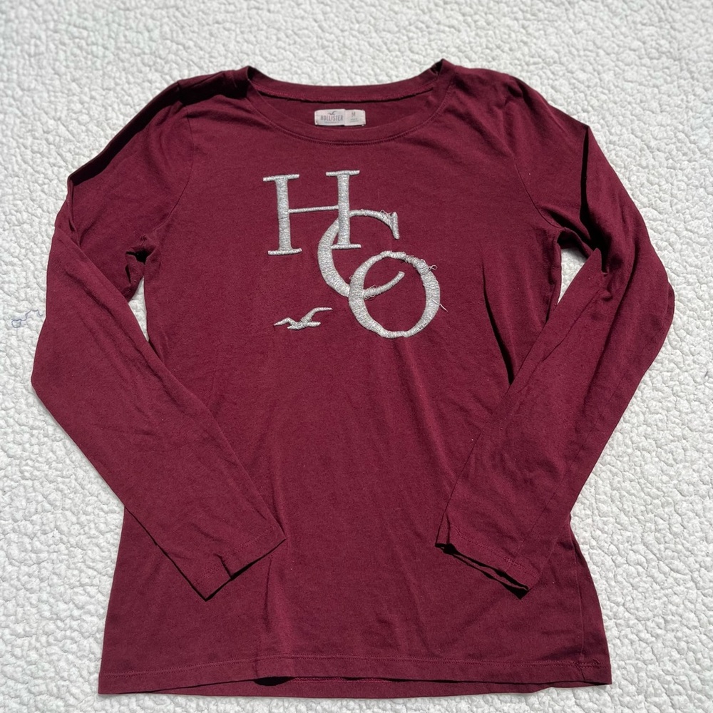 Hollister Woman's Size Medium Red Long Sleeve Shirt